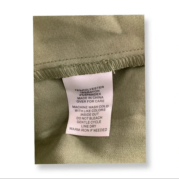 Emily Daniels Crop Pants Size Medium NWT - Picture 4 of 5